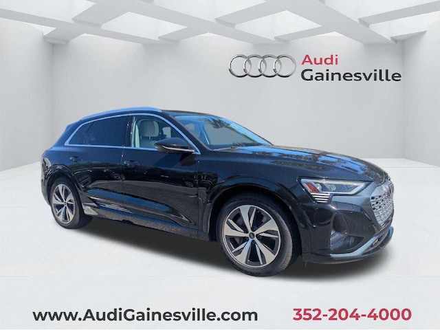 Photo of 2024 Audi Q8 e-tron
