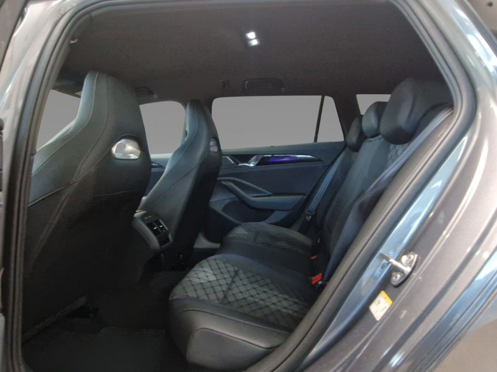 Volkswagen Passat – Bild 7