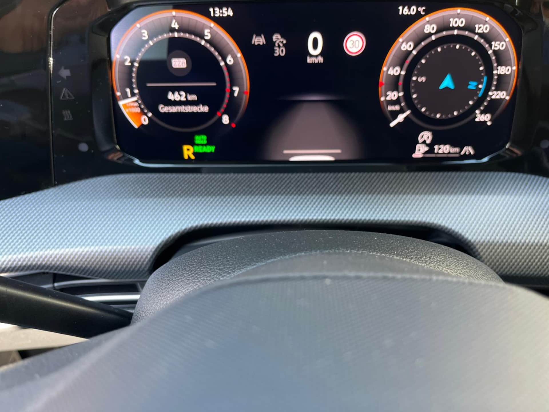 Volkswagen Golf R-Line