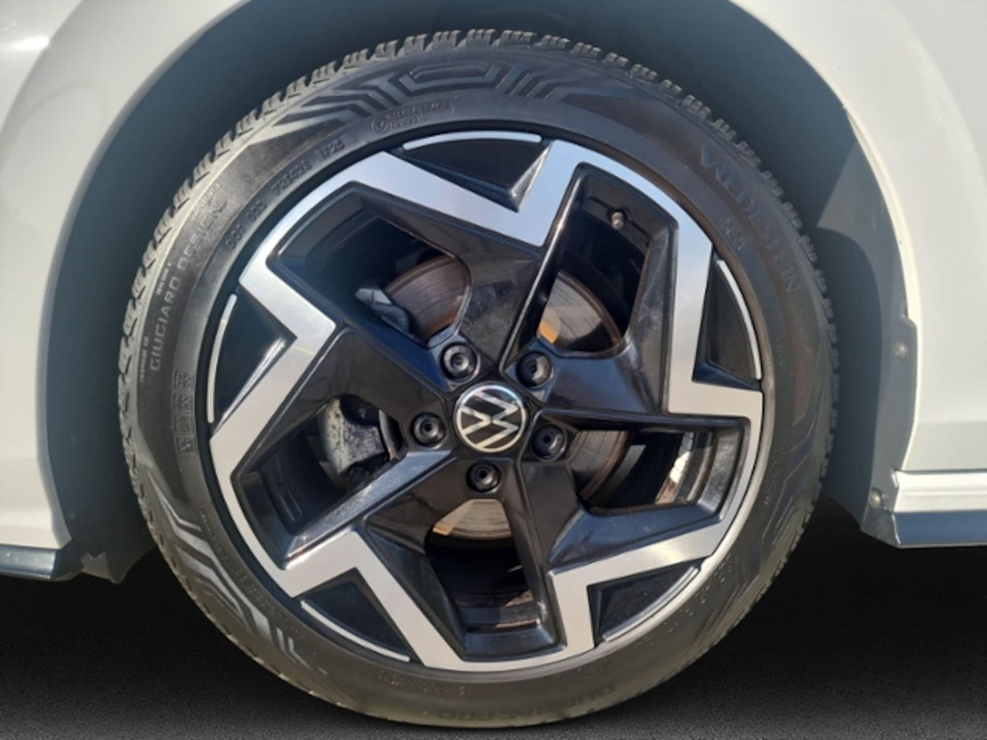 Volkswagen Golf R-Line