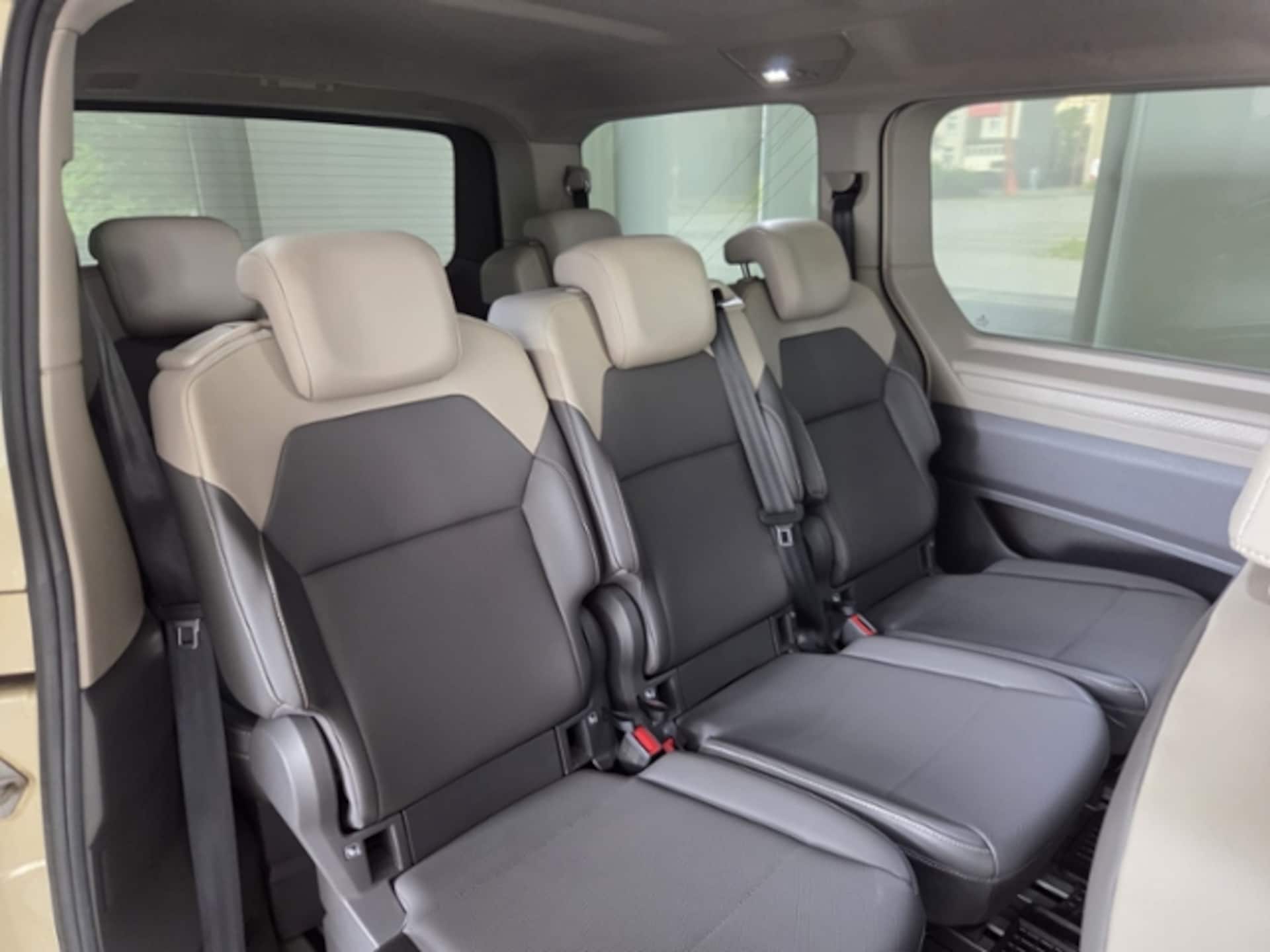 Volkswagen Multivan Langversion Basis-Modell