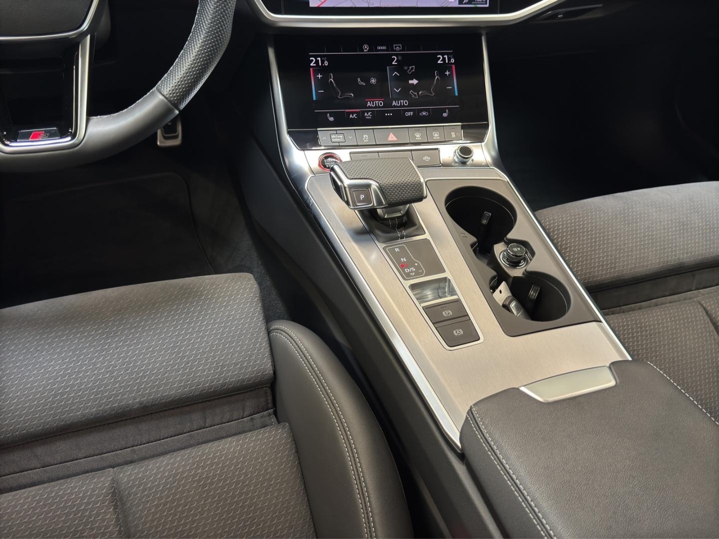 Bild über Audi S6 Avant TDI quattro tiptronic - für weitere Informationen kontaktieren Sie den Audi Partner