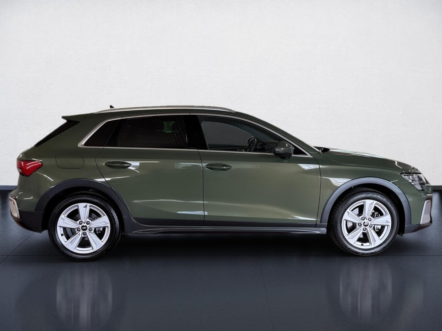 Bild über Audi A3 allstreet 35 TFSI S tronic - für weitere Informationen kontaktieren Sie den Audi Partner