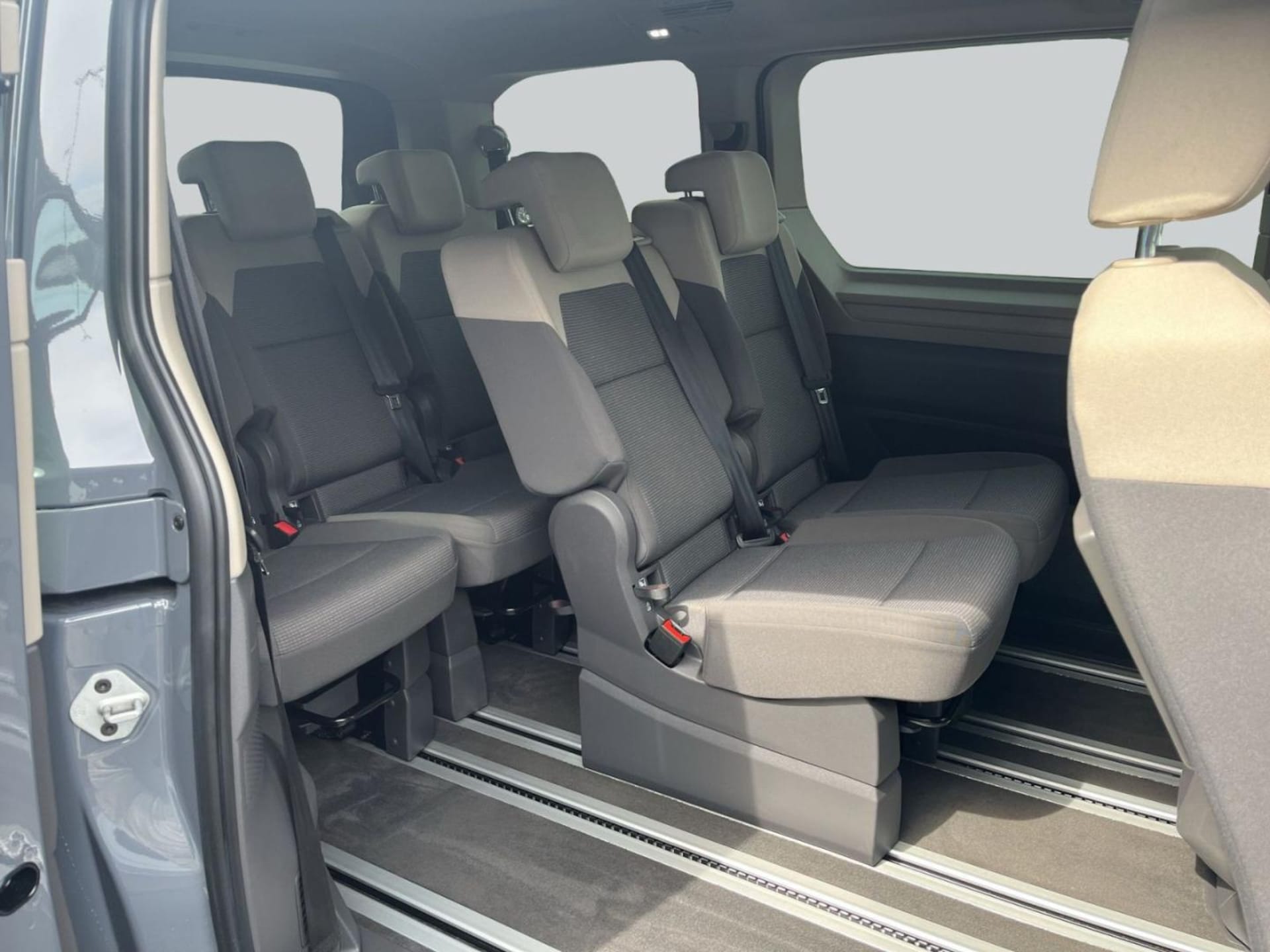 Volkswagen Multivan Basis-Modell