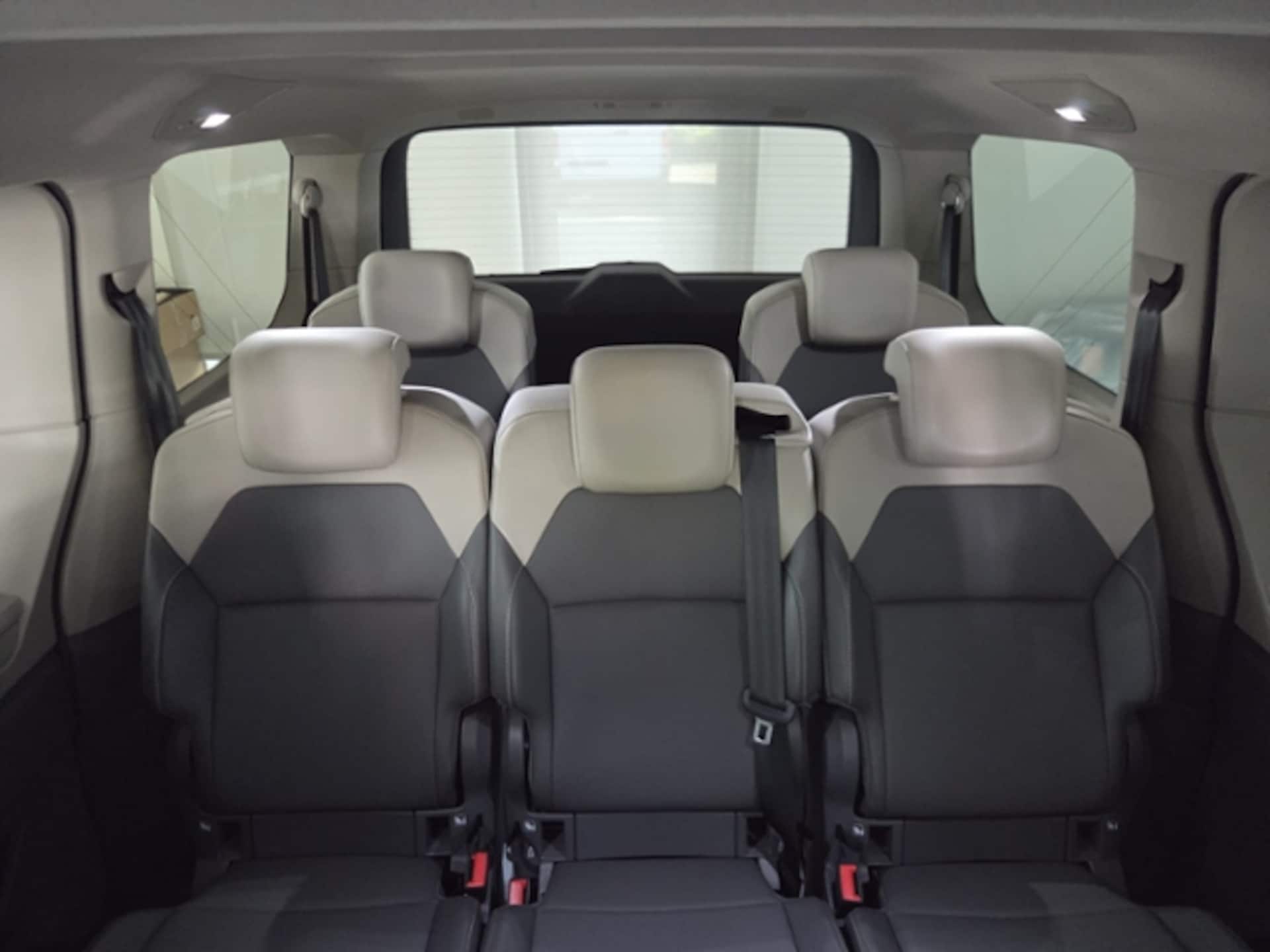 Volkswagen Multivan Langversion Basis-Modell