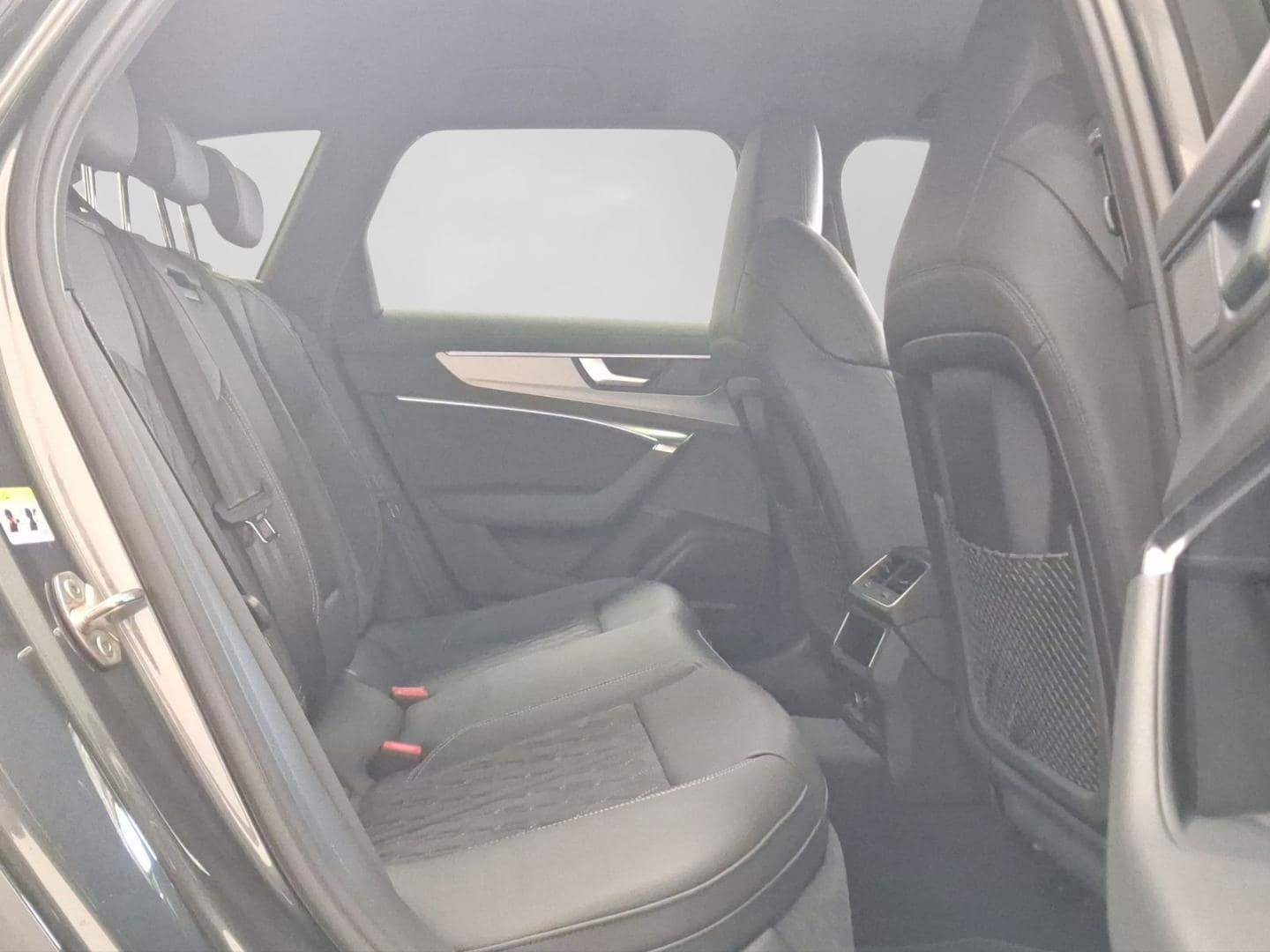 Bild über Audi S6 Avant TDI quattro tiptronic - für weitere Informationen kontaktieren Sie den Audi Partner