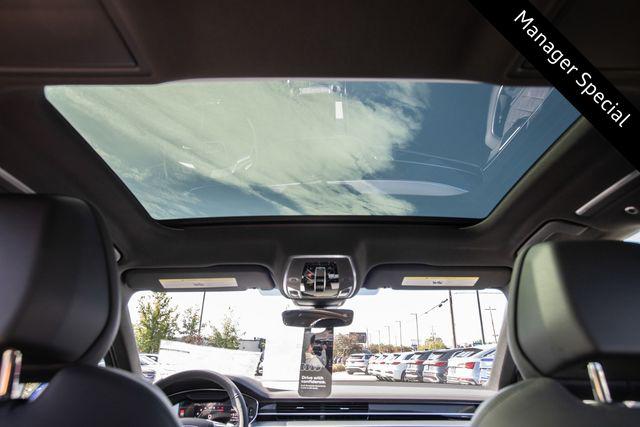 2025 Audi S8 Base - Photo 31