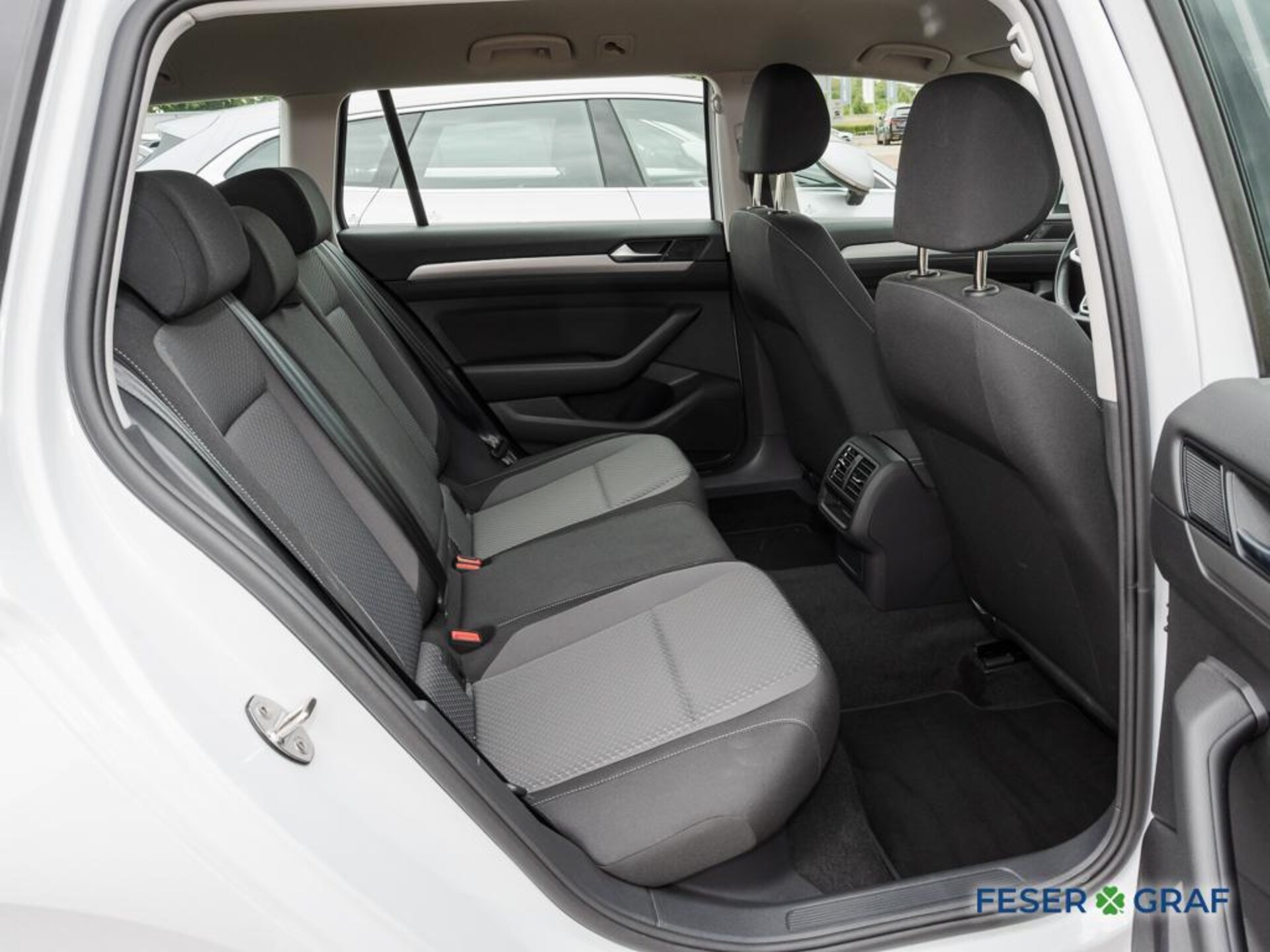 Volkswagen Passat Variant Basis-Modell