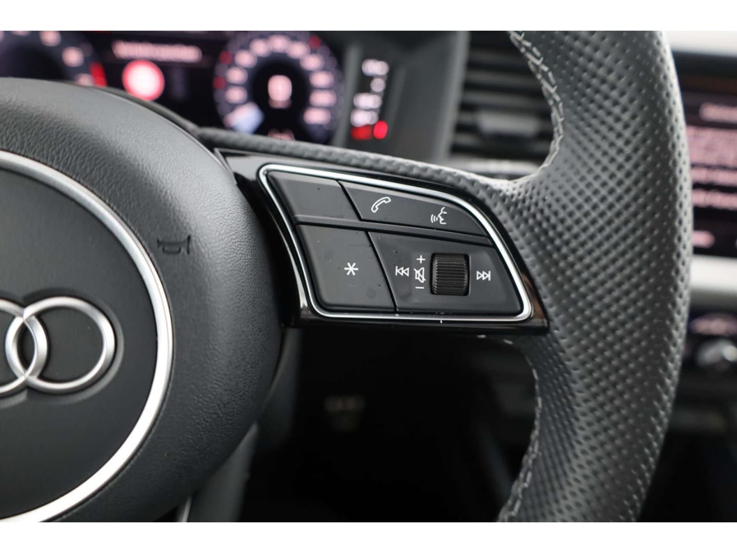 Bild über Audi A1 allstreet 30 TFSI Schaltgetriebe - für weitere Informationen kontaktieren Sie den Audi Partner
