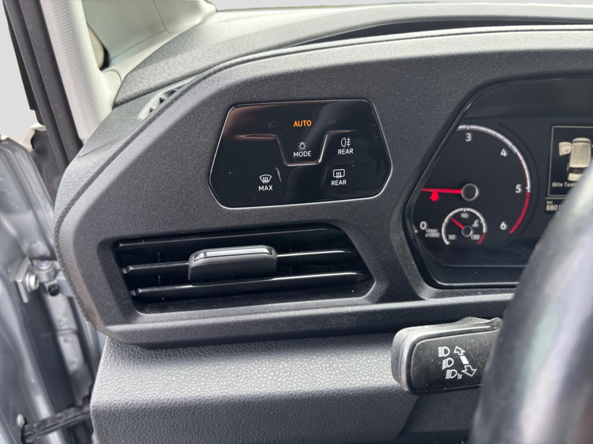 Volkswagen Caddy Basis-Modell