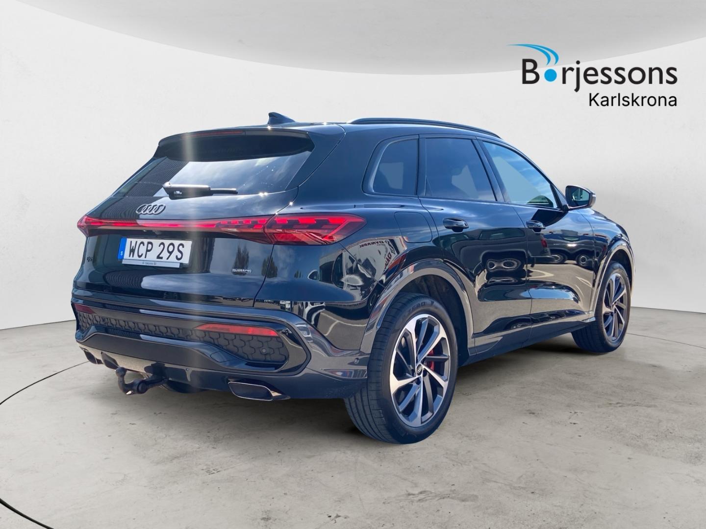 Bild som visar Audi Q5 SUV e-hybrid Q5 SUV e-hybrid quattro S line Edition 270 kWS tronic - för mer information kontakta din Audi Partner