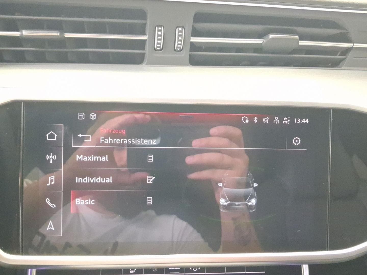 Bild über Audi S6 Avant TDI quattro tiptronic - für weitere Informationen kontaktieren Sie den Audi Partner