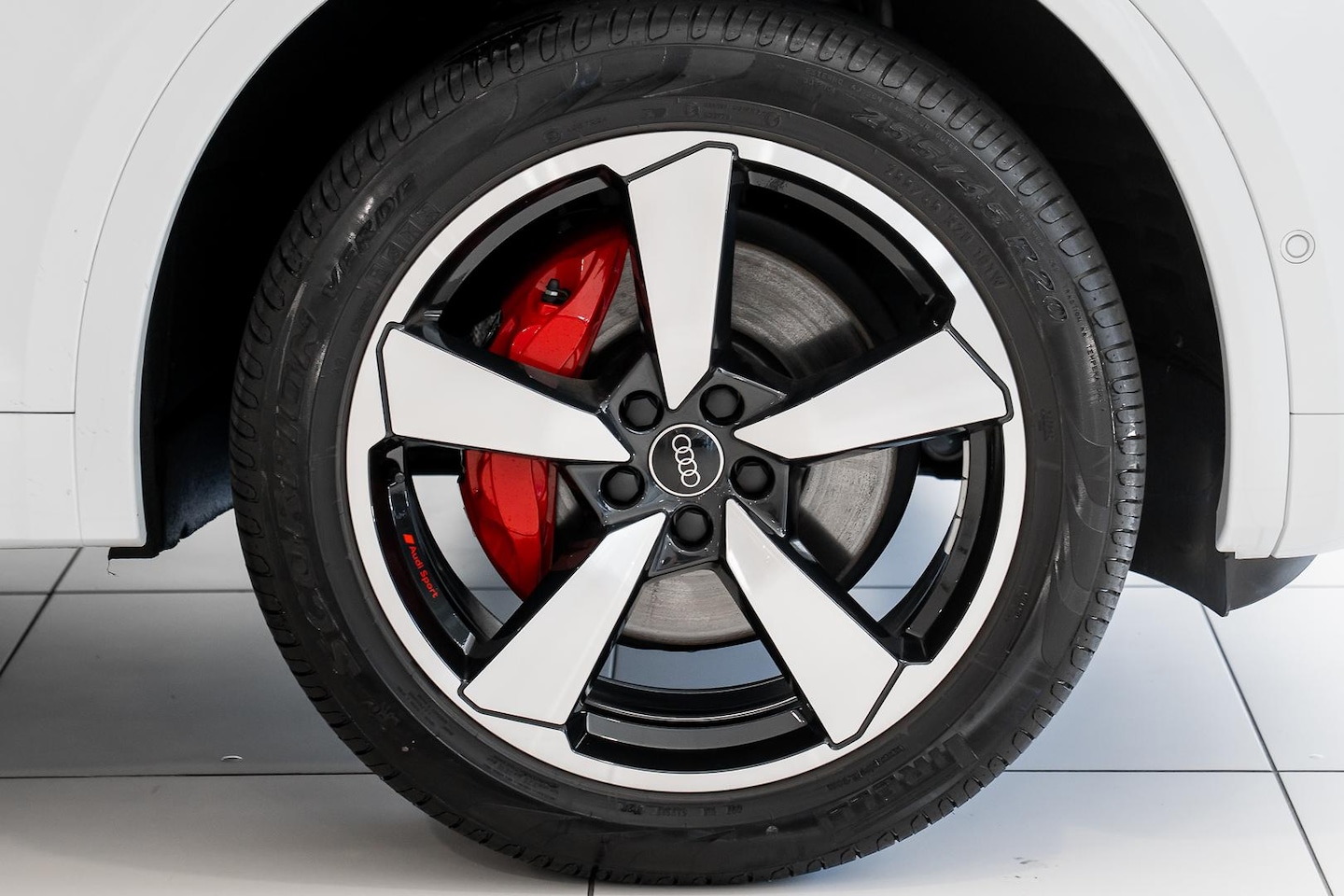 Image about Audi Q5 TFSI e S line 55 TFSI e quattro S tronic