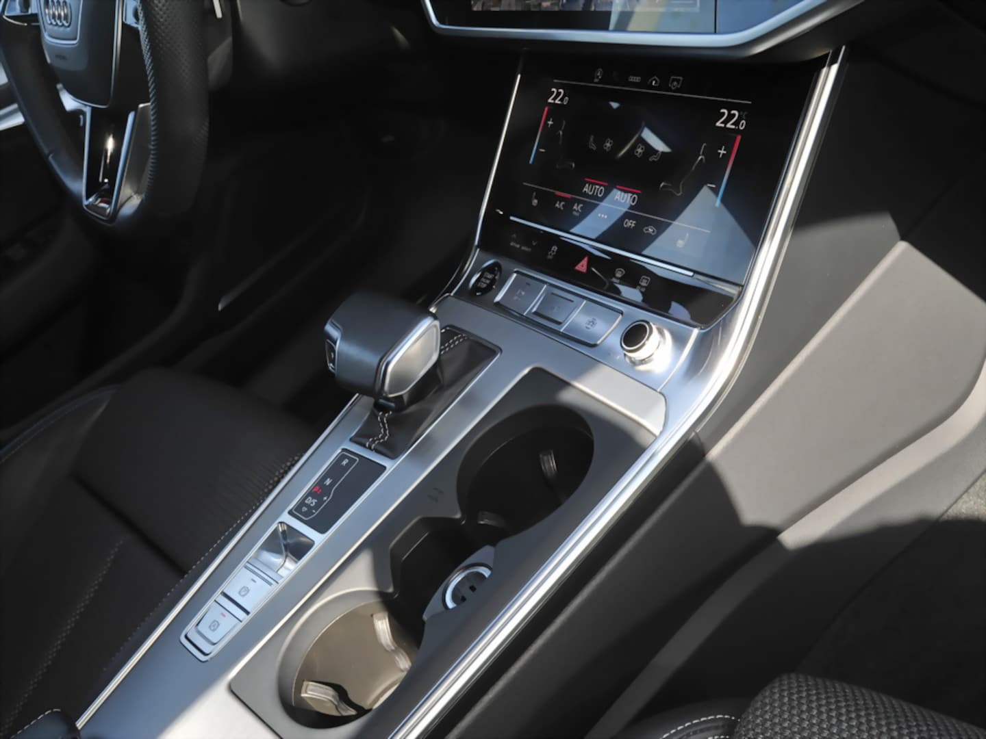 Bild über Audi A6 sport 45 TDI quattro S tronic - für weitere Informationen kontaktieren Sie den Audi Partner