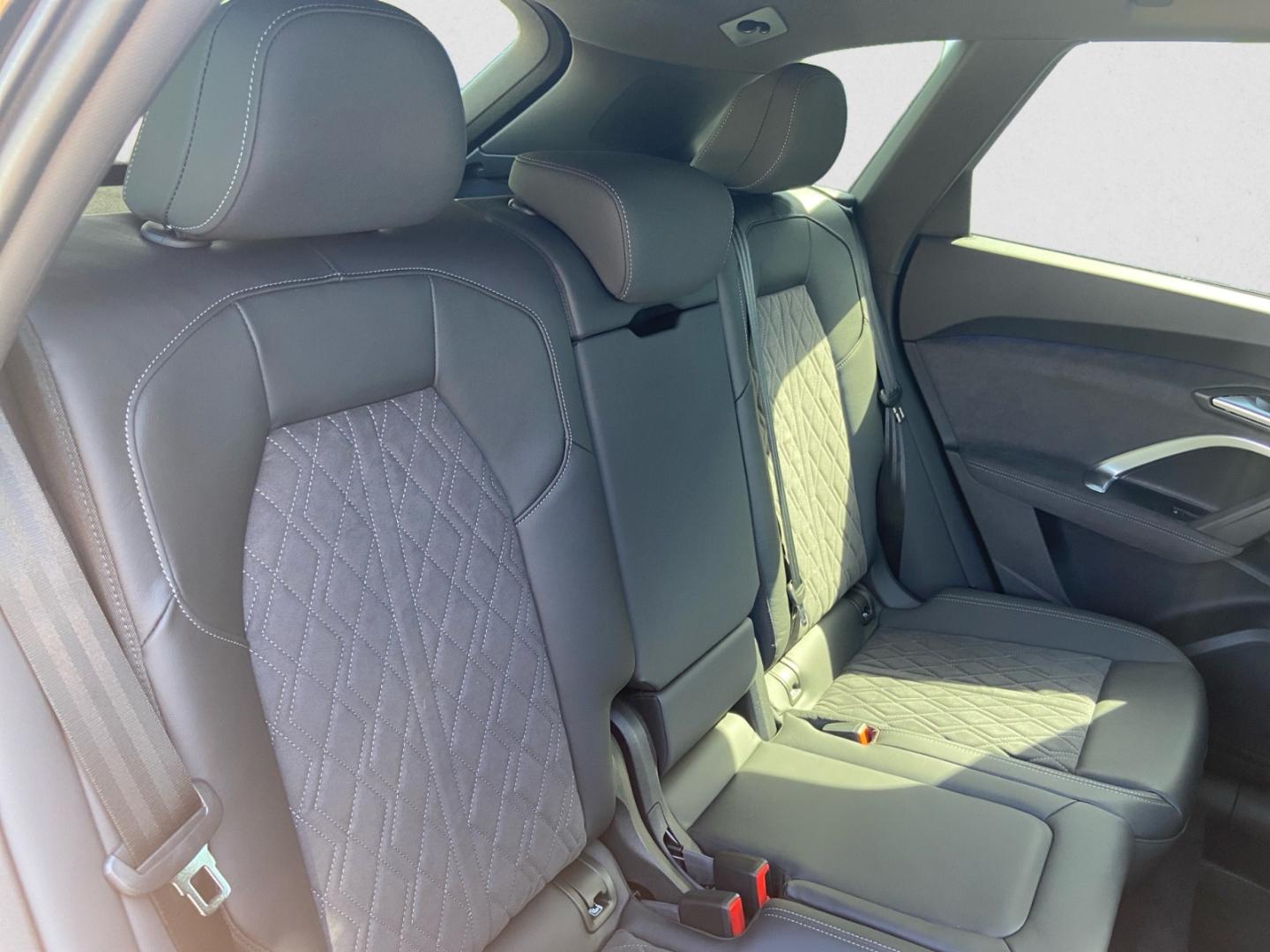 Bild som visar Audi Q5 SUV e-hybrid Q5 SUV e-hybrid quattro S line Edition 270 kWS tronic - för mer information kontakta din Audi Partner
