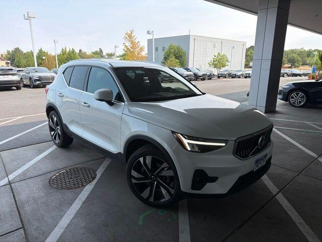 2023 Volvo XC40
