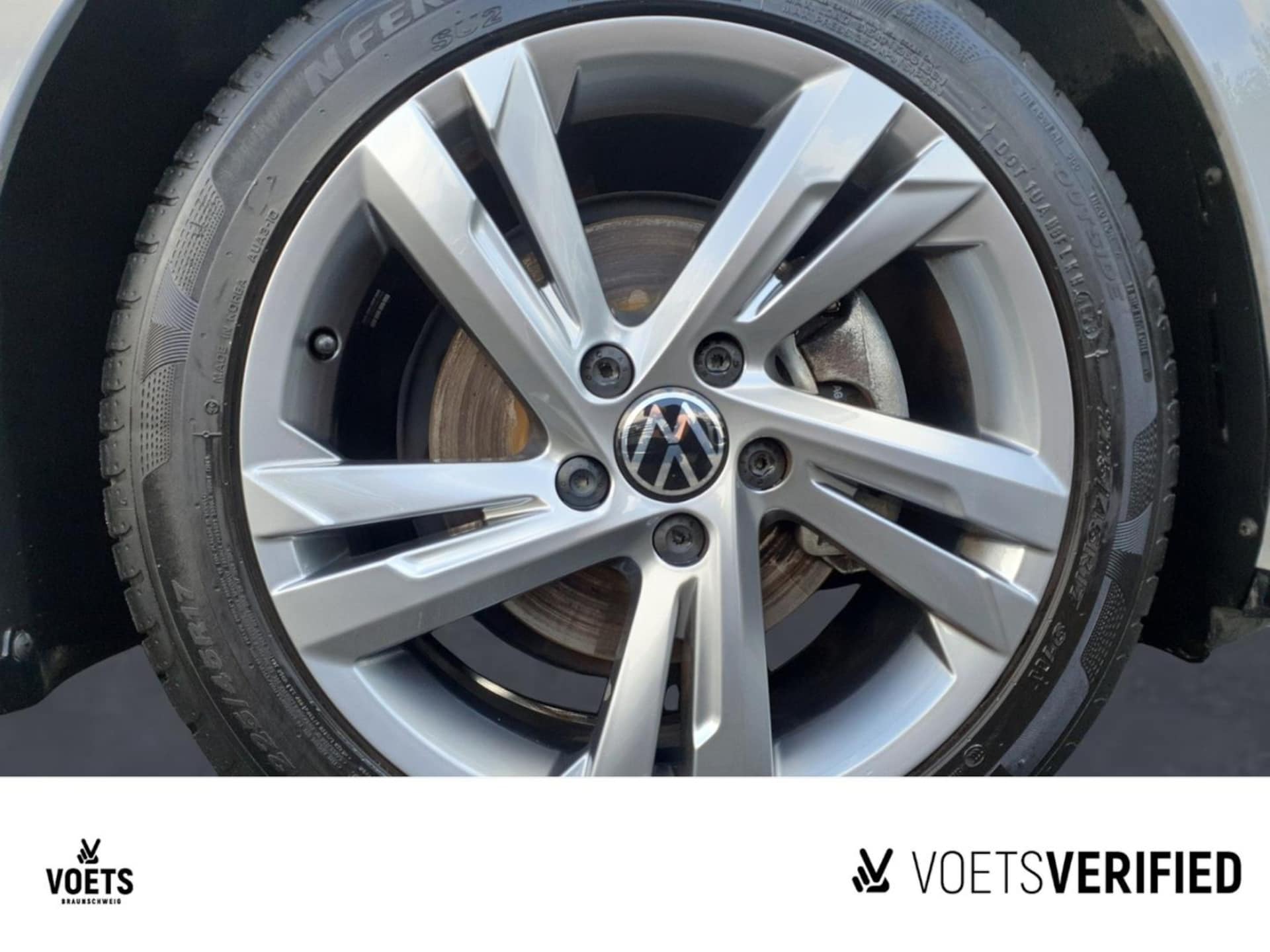 Volkswagen Golf R-Line