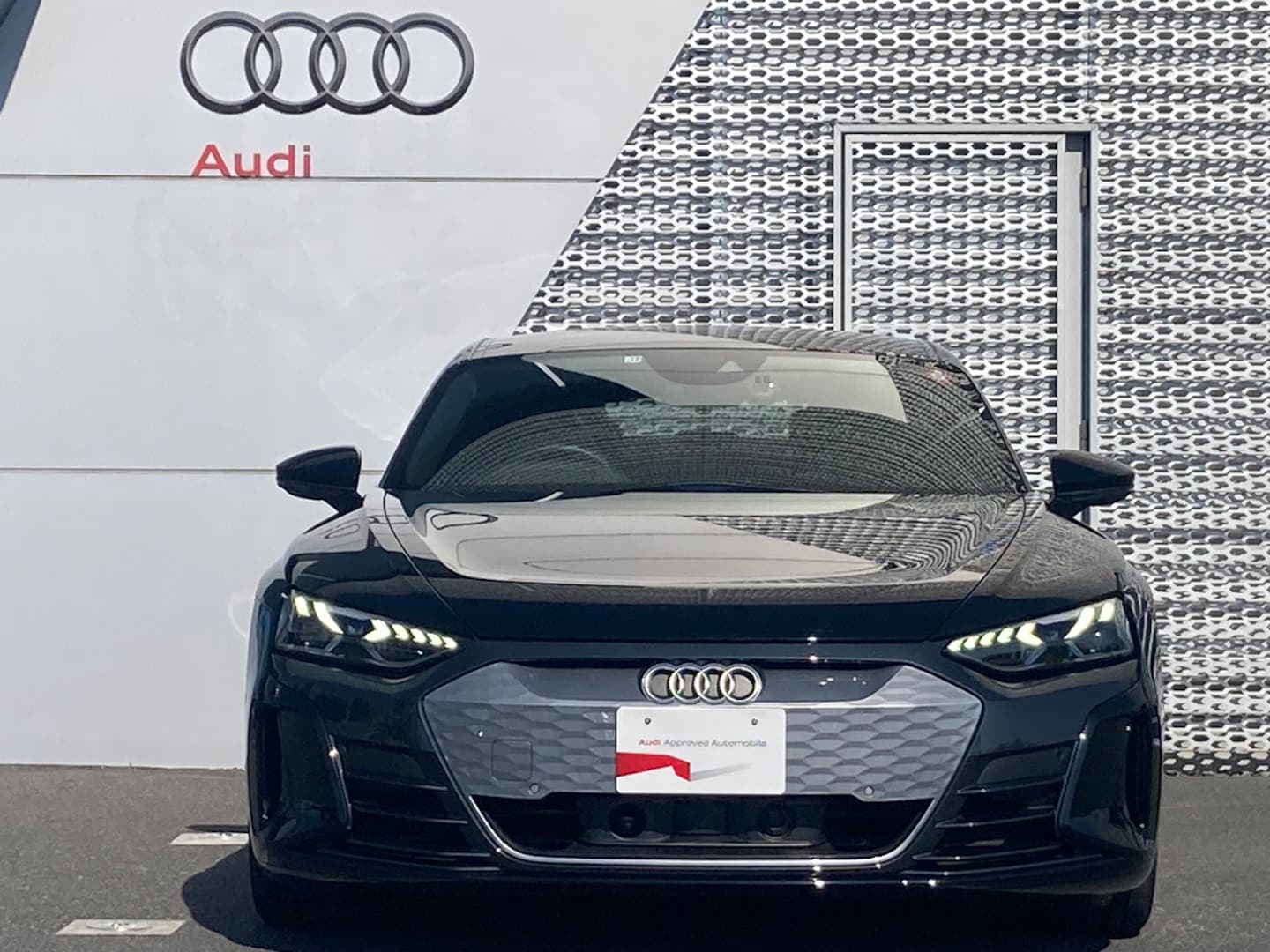 Audi e-tron GT e-tron GT quattro 350,00 kW for more details contact your dealer