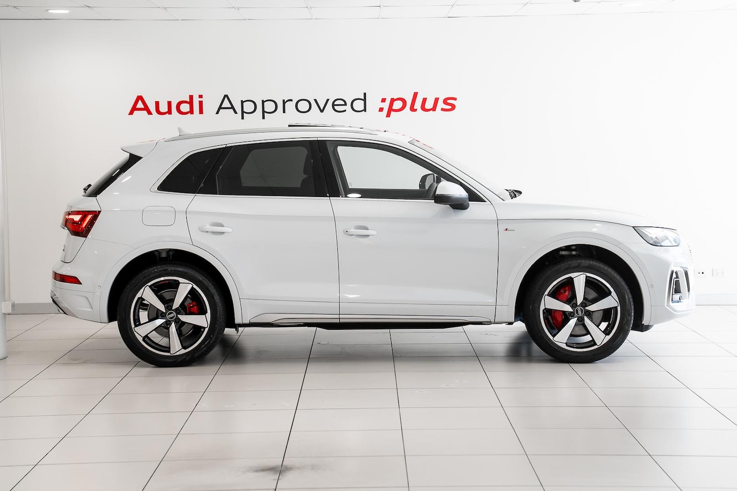 Image about Audi Q5 TFSI e S line 55 TFSI e quattro S tronic