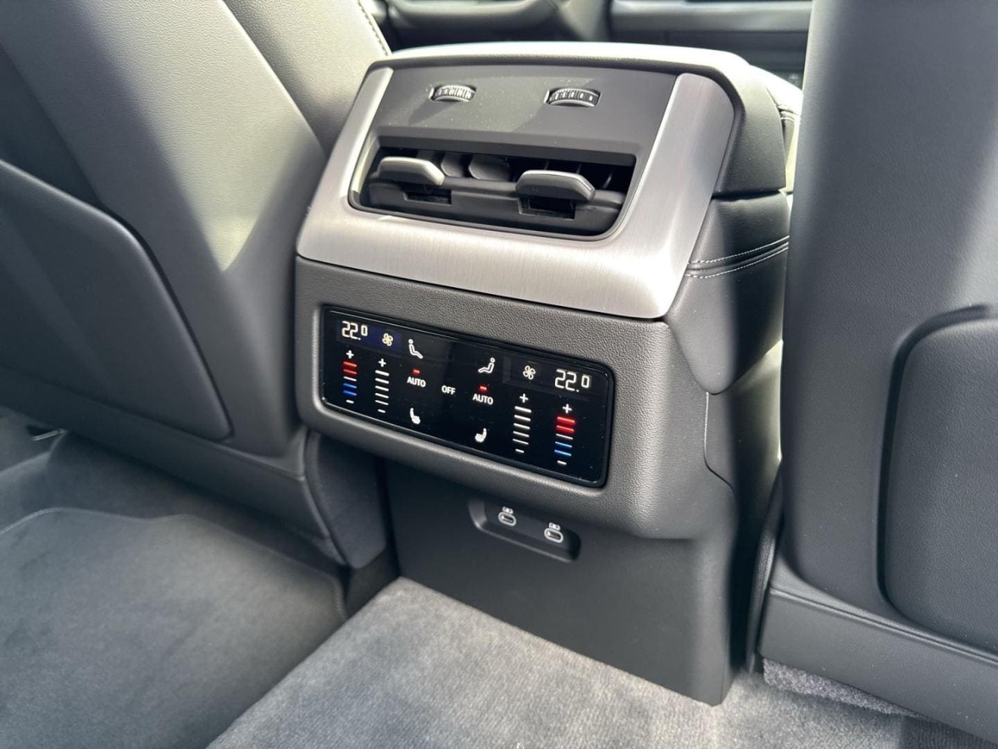 Bild über Audi Q7 SUV TDI quattro 220 kW tiptronic - für weitere Informationen kontaktieren Sie den Audi Partner