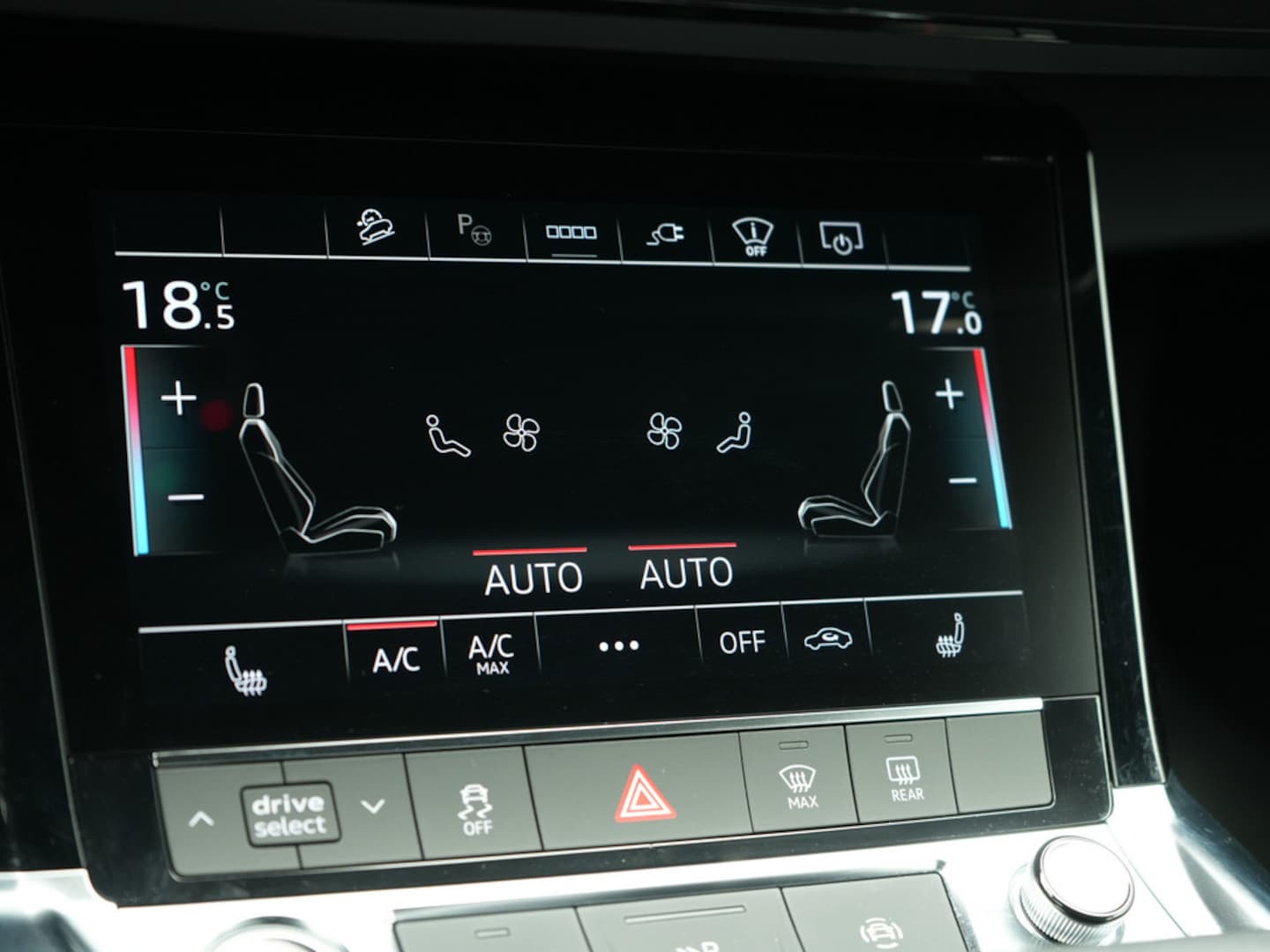 Bild über Audi Q8 e-tron S line 50 e-tron quattro - für weitere Informationen kontaktieren Sie den Audi Partner