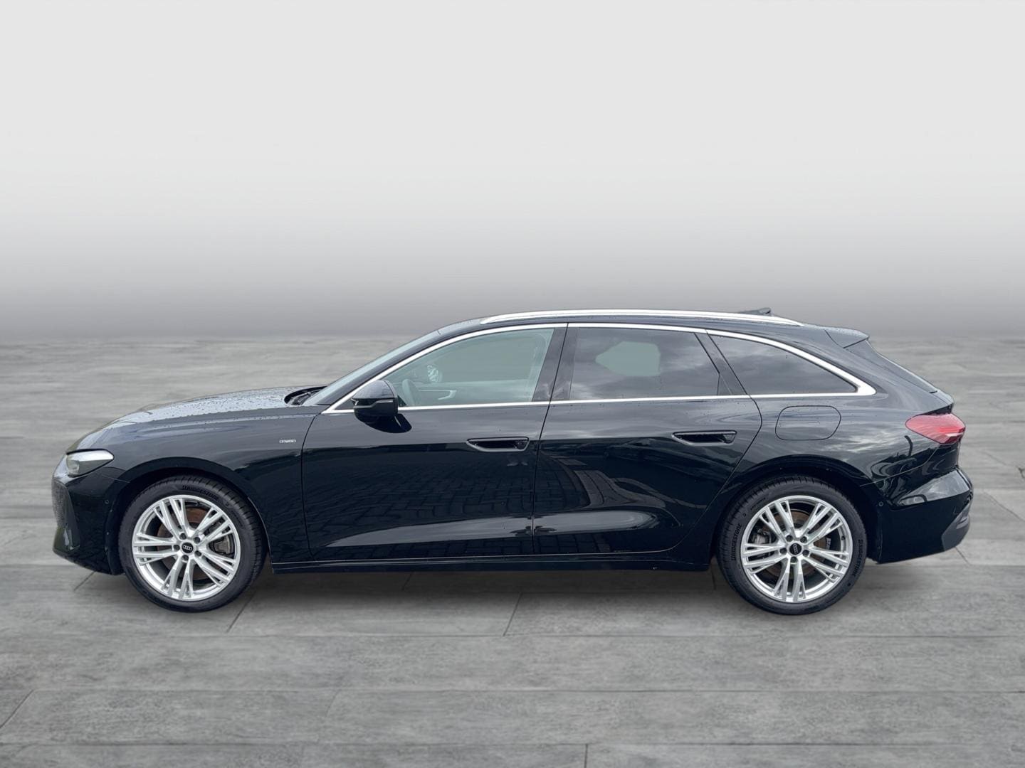 Bild über Audi A5 Avant e-hybrid e-hybrid quattro 220 kW S tronic - für weitere Informationen kontaktieren Sie den Audi Partner