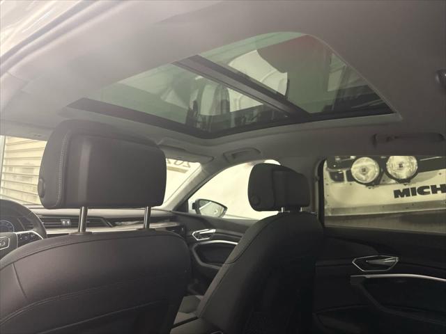 2023 AUDI E-TRON - Image 10