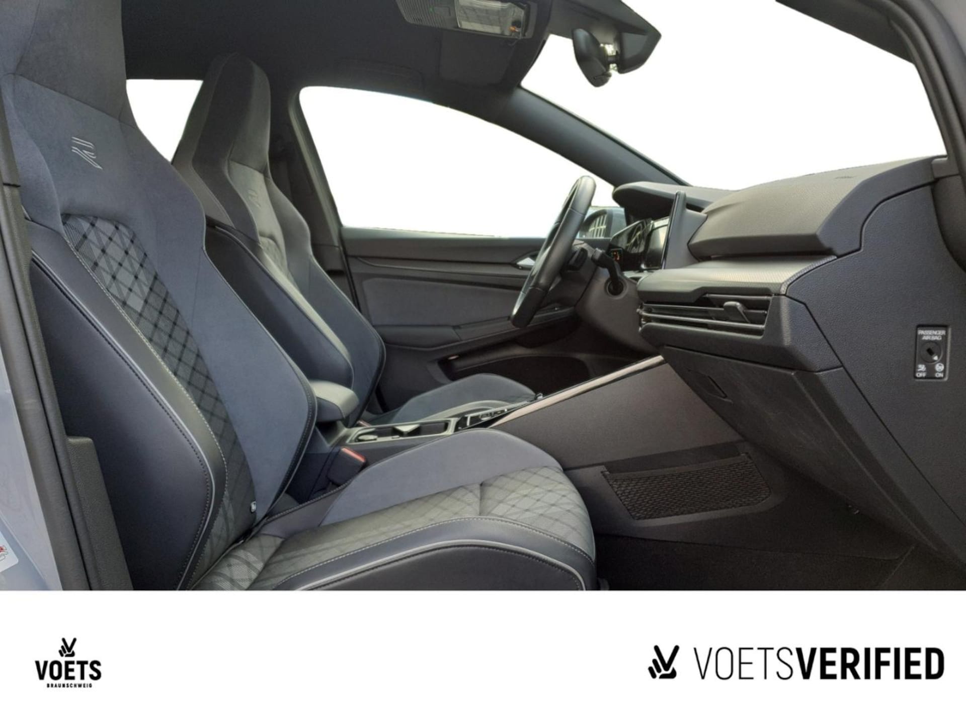 Volkswagen Golf R-Line