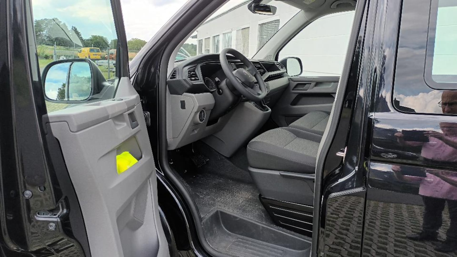 Volkswagen T6.1 Transporter Kombi kurzer Radstand