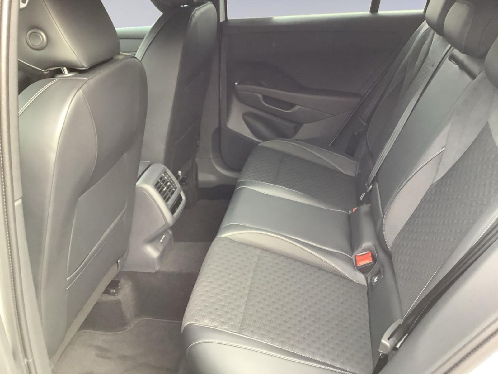 Volkswagen T-Roc – Bild 13