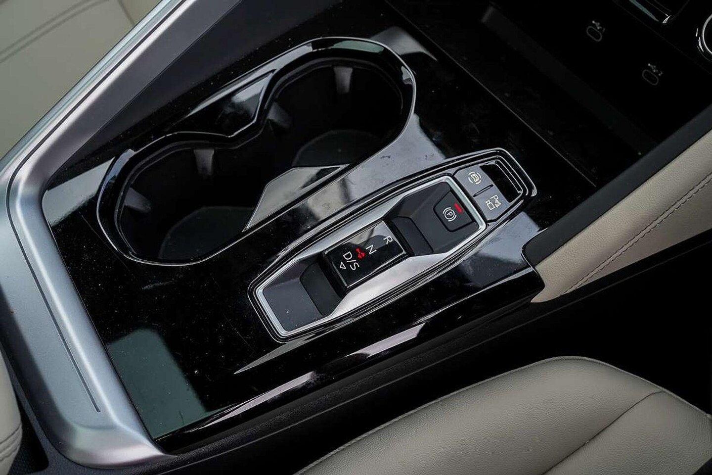 Image about Audi Q5 Sportback TDI quattro 150 kW