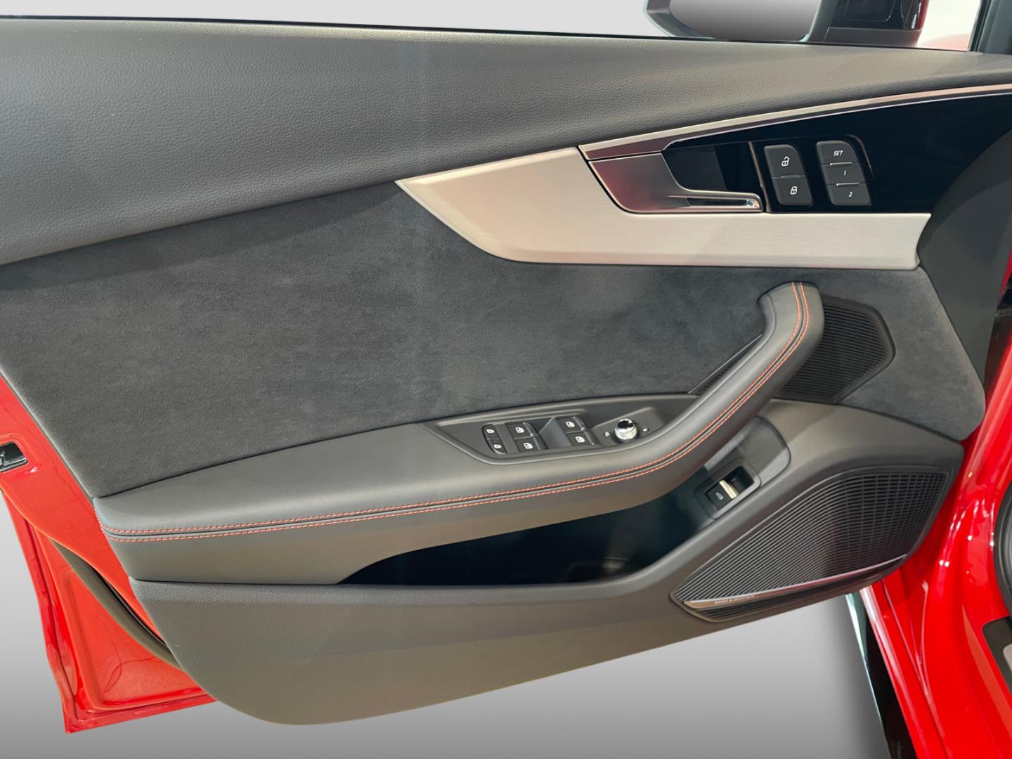 Image about Audi RS 4 Avant TFSI quattro tiptronic