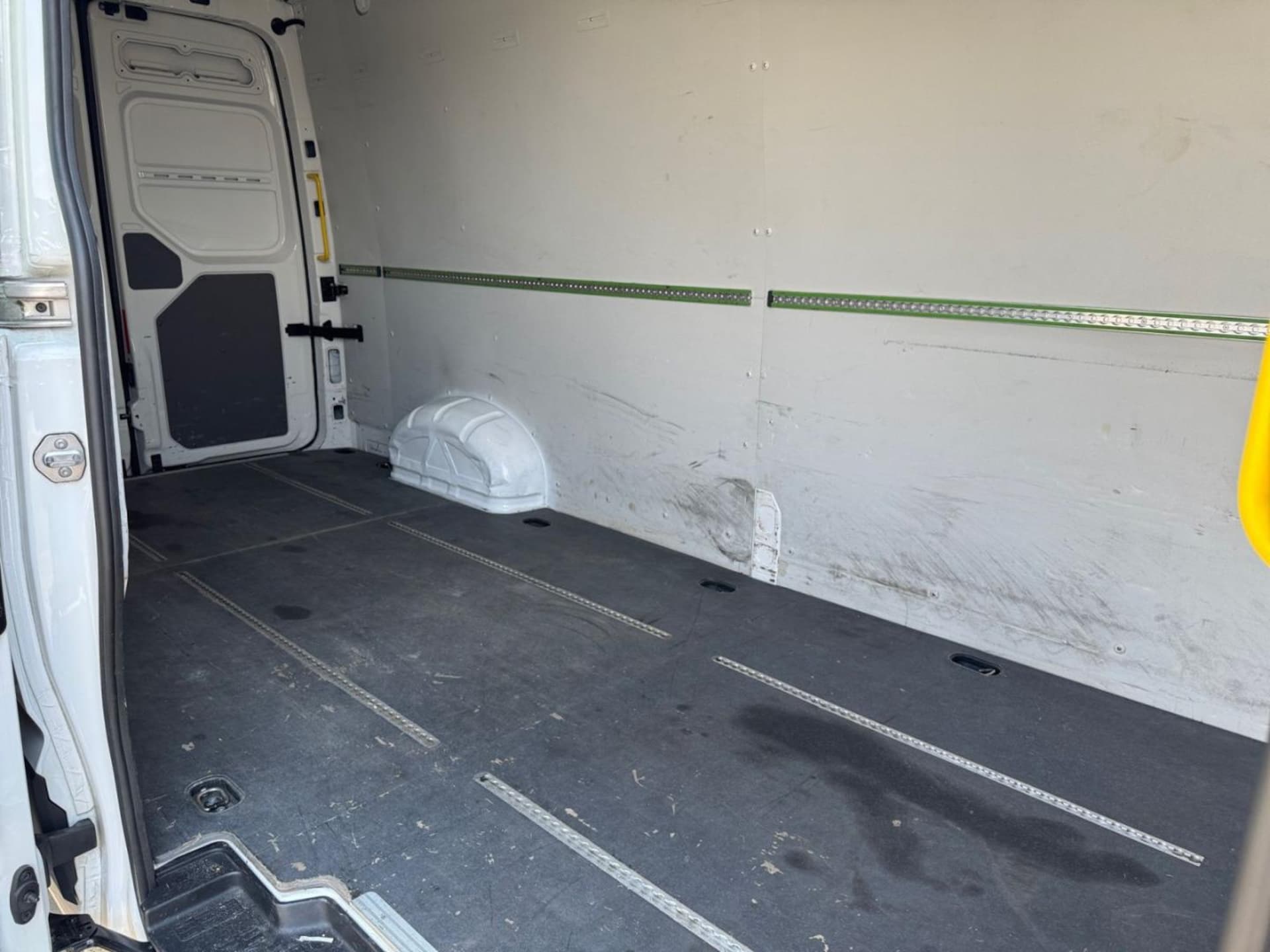 Volkswagen Crafter Kasten langer Radstand