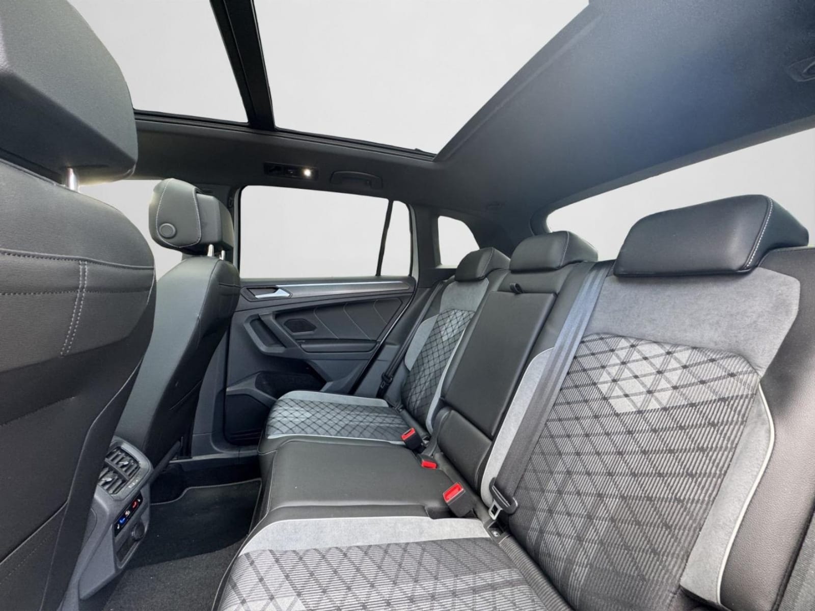 Volkswagen Tiguan – Bild 14
