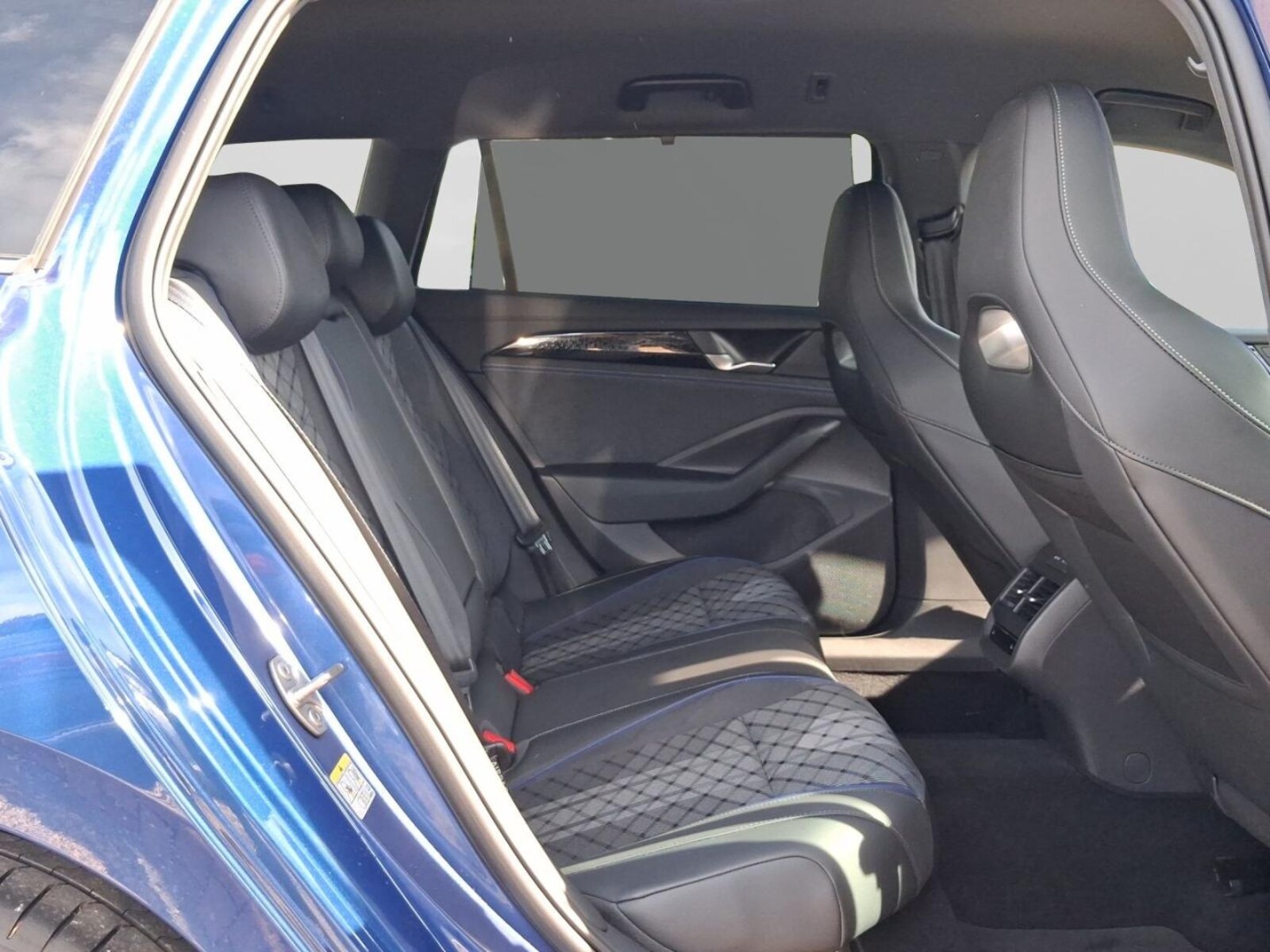 Volkswagen Passat – Bild 5