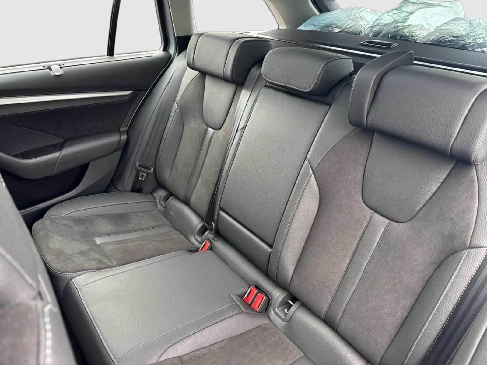 Škoda Octavia Combi – Bild 8