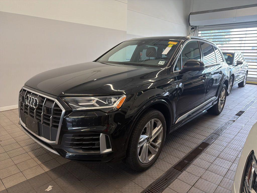 2023 Audi Q7 55 Premium Plus quattro Tiptronic's photo