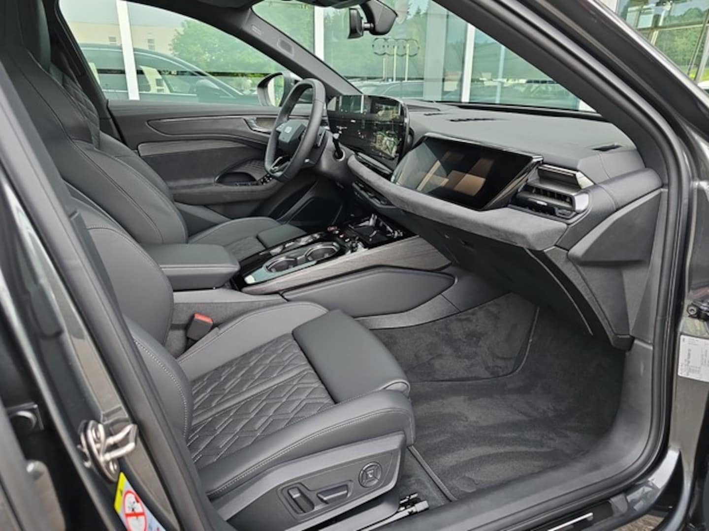 Bild über Audi A6 Limousine TDI quattro 150 kW S tronic - für weitere Informationen kontaktieren Sie den Audi Partner