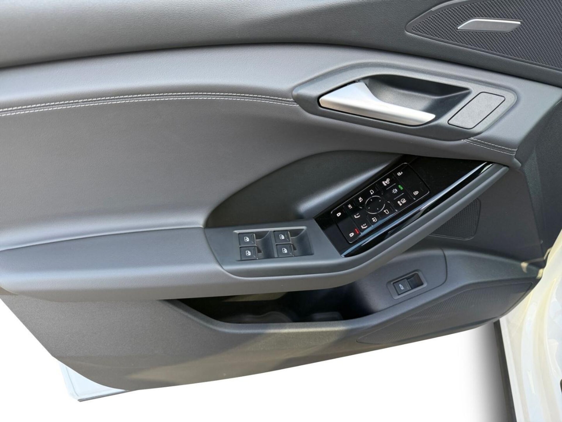 Audi SQ6 SUV e-tron