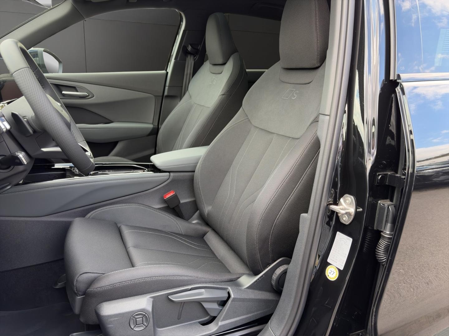 Bild über Audi Q3 SUV TFSI 110 kW S tronic - für weitere Informationen kontaktieren Sie den Audi Partner