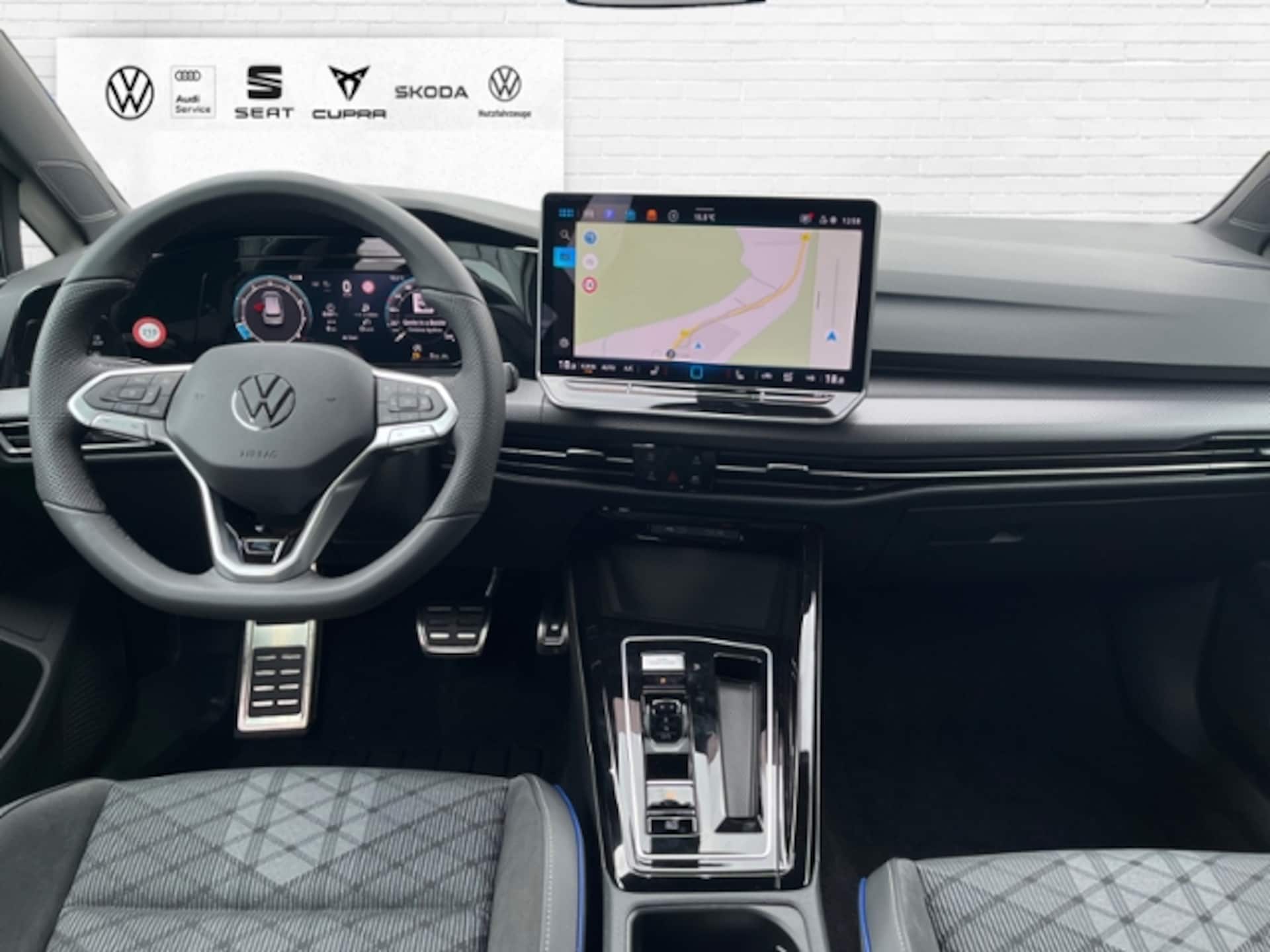 Volkswagen Golf R-Line