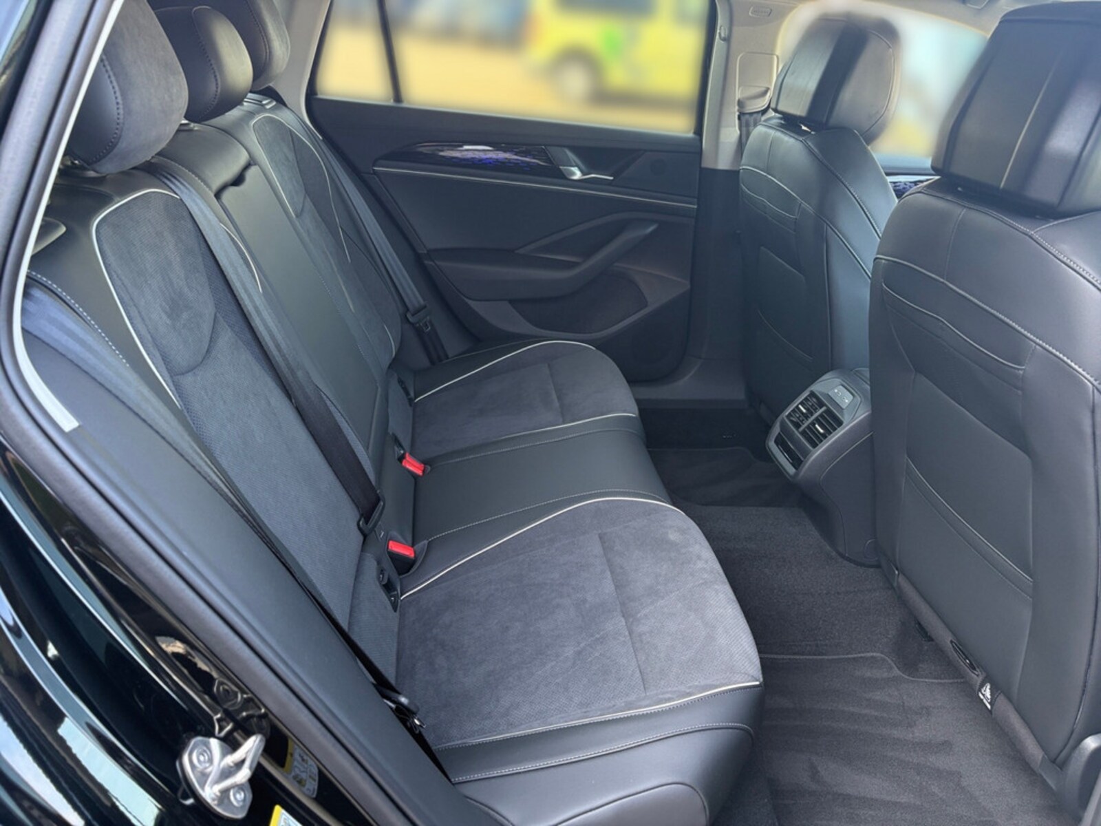 Volkswagen Passat – Bild 13