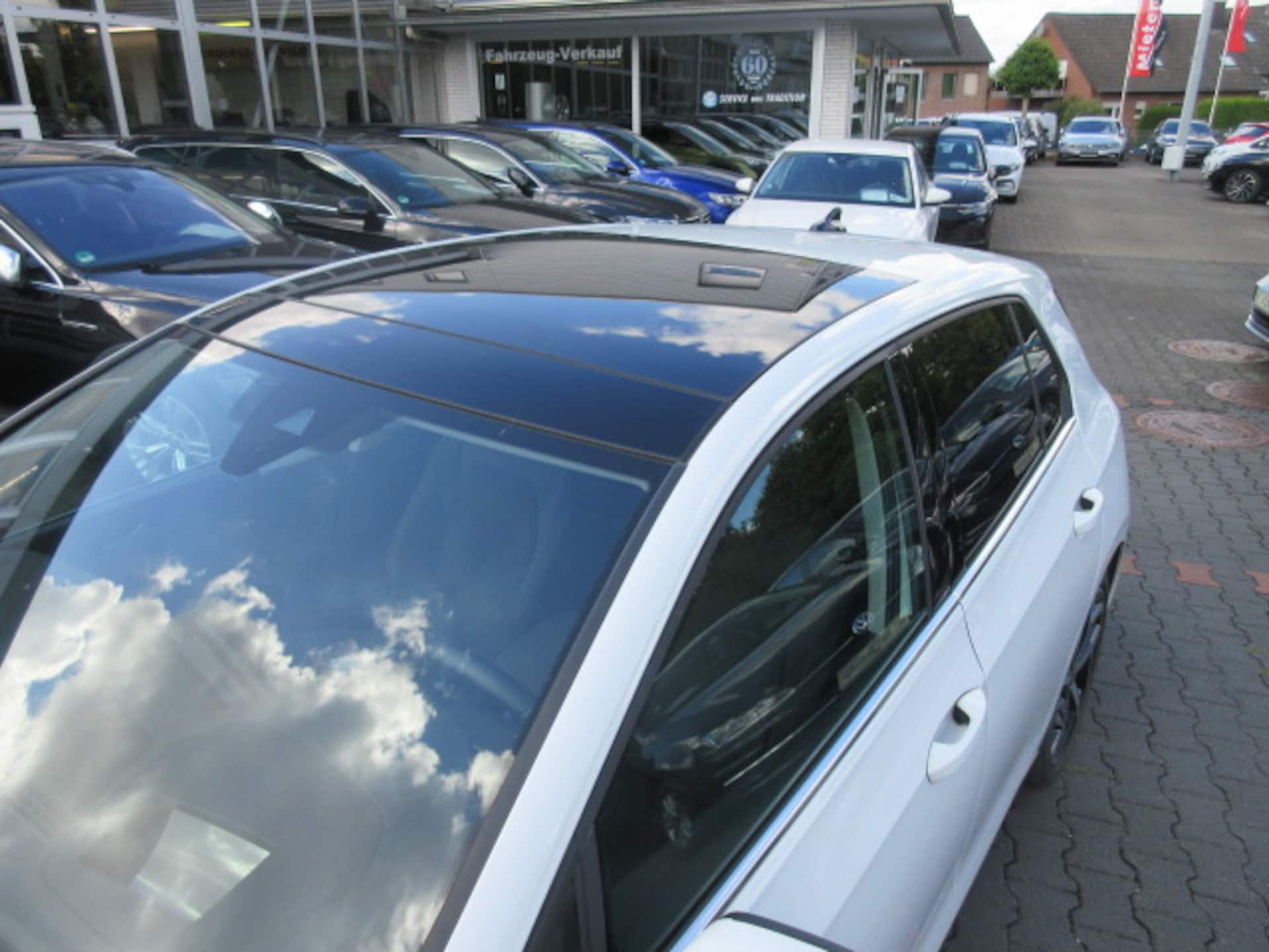 Volkswagen Golf Style
