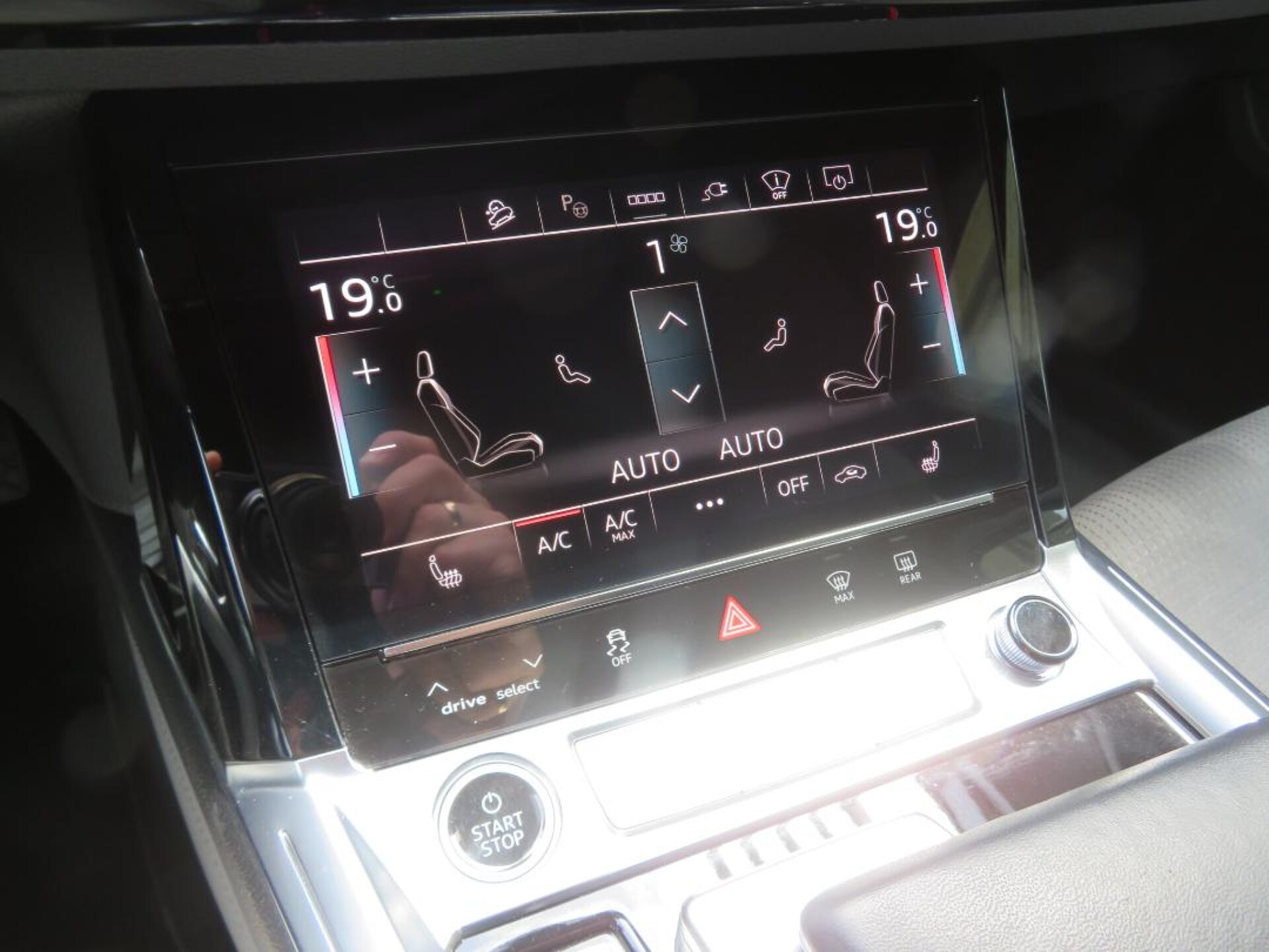 Audi e-tron S line