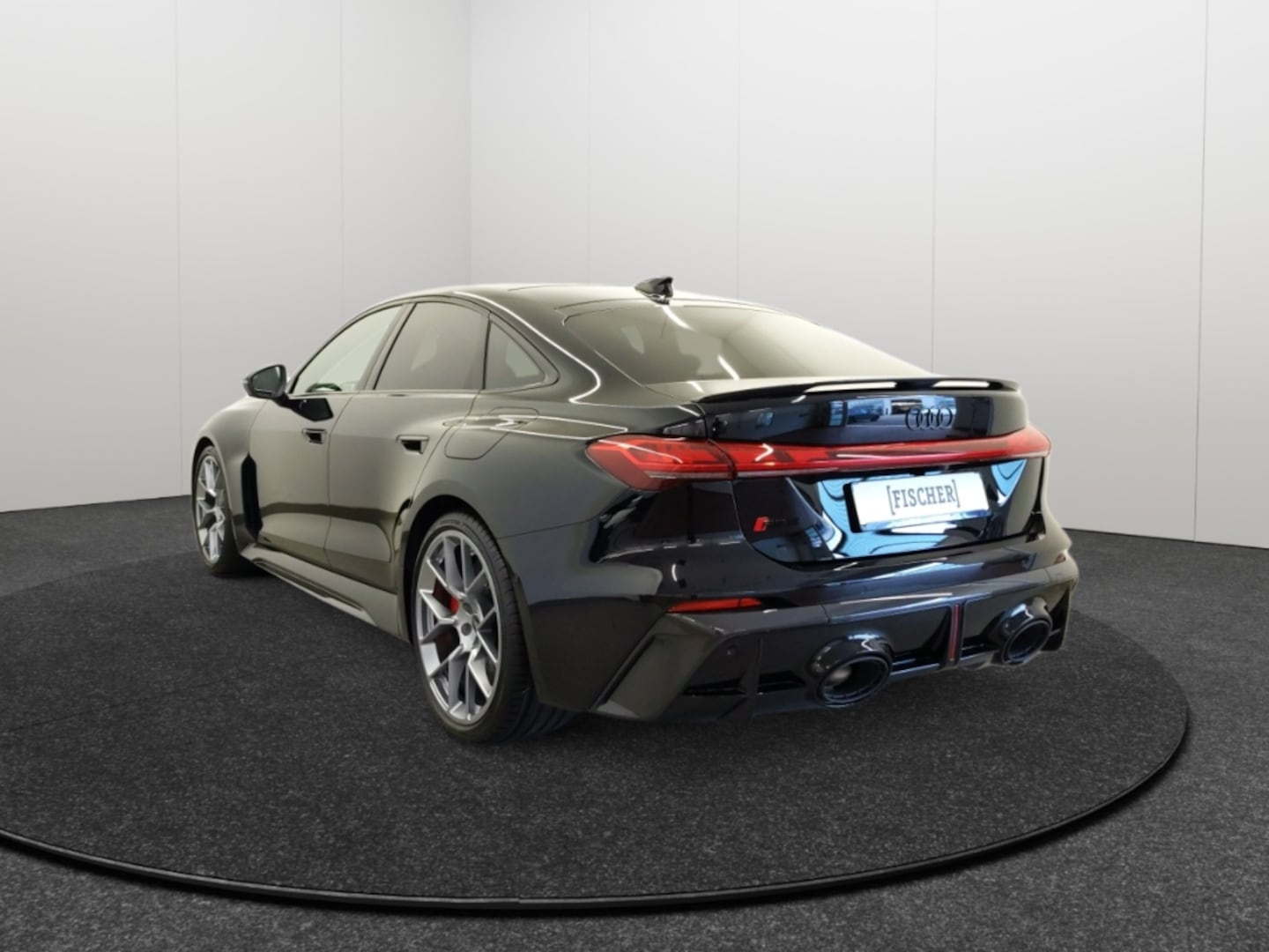 Bild über Audi RS 5 Limousine TFSI quattro 470 kW tiptronic - für weitere Informationen kontaktieren Sie den Audi Partner