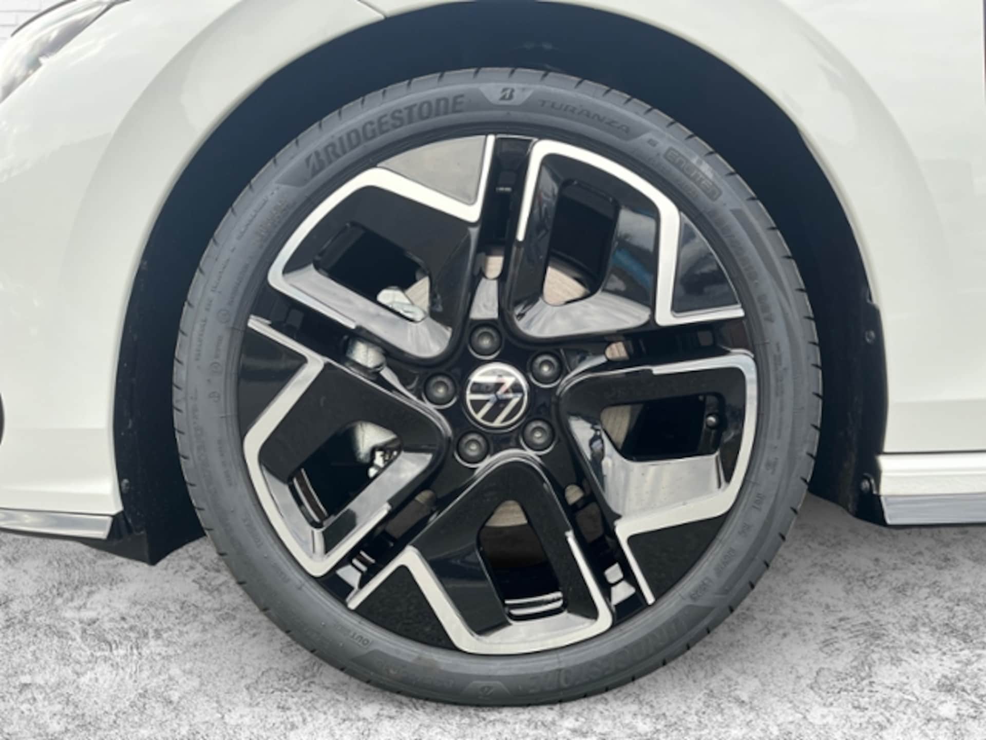 Volkswagen Golf R-Line