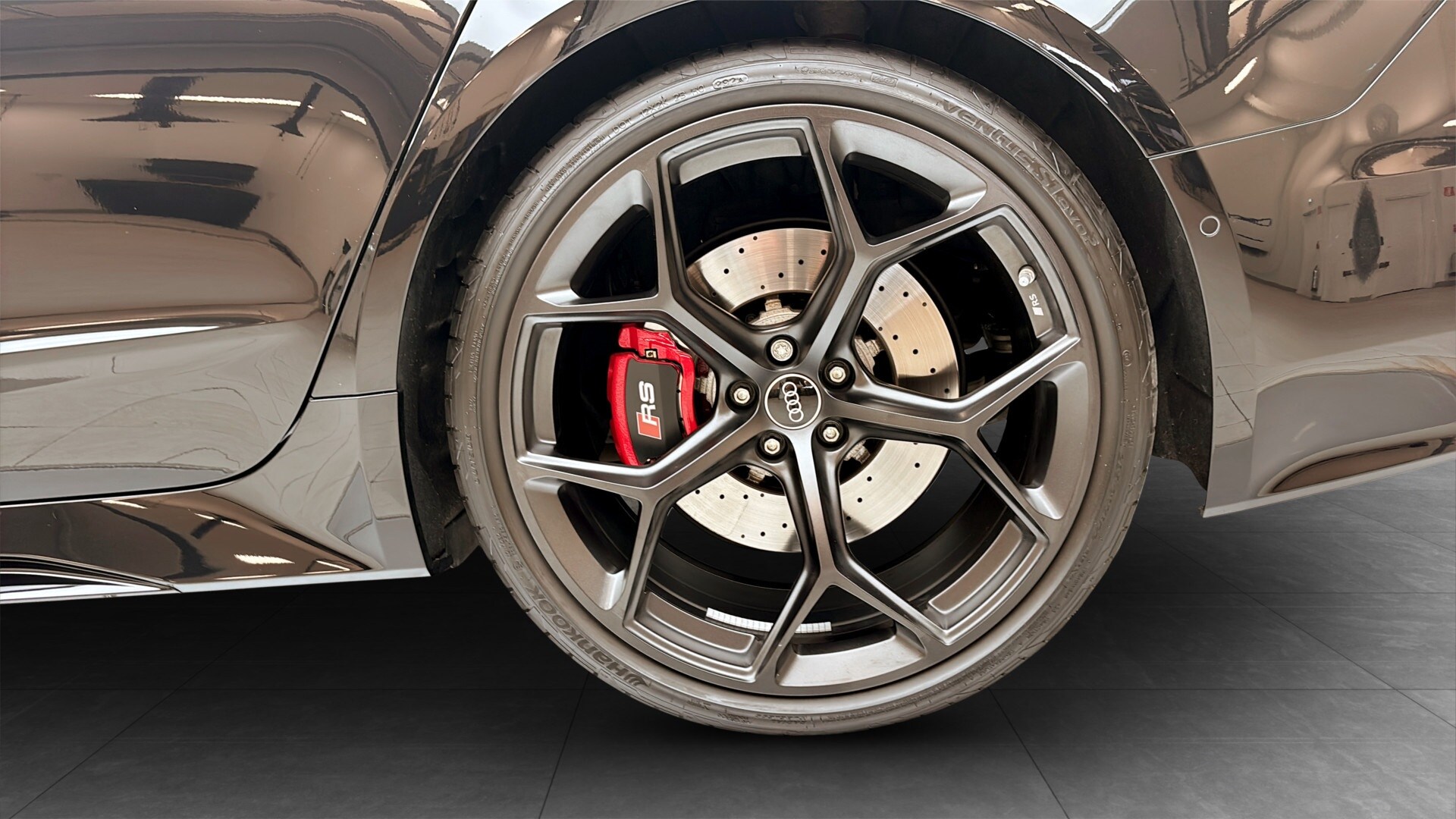 Bild som visar&nbsp;Audi RS 7 Sportback&nbsp;RS 7 Sportback performance 630 hk tiptronic - för mer information kontakta din Audi Partner