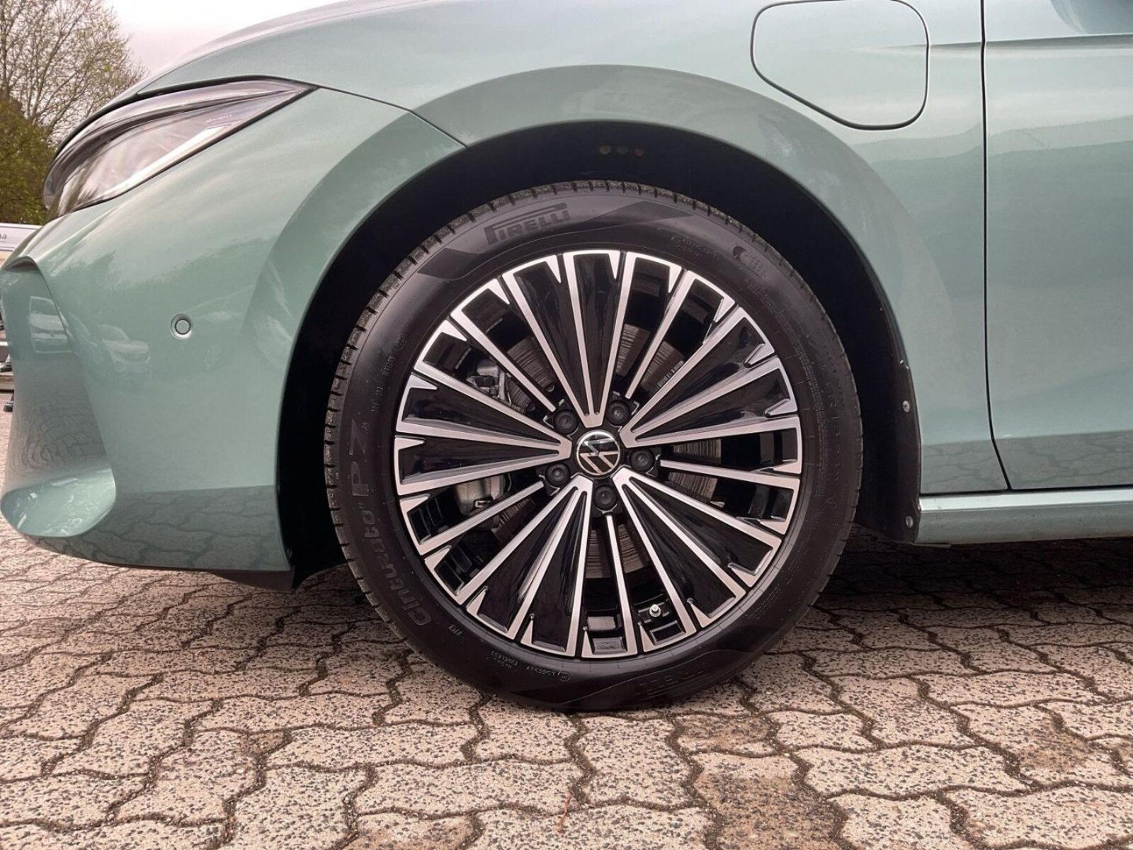 Volkswagen Passat – Bild 8