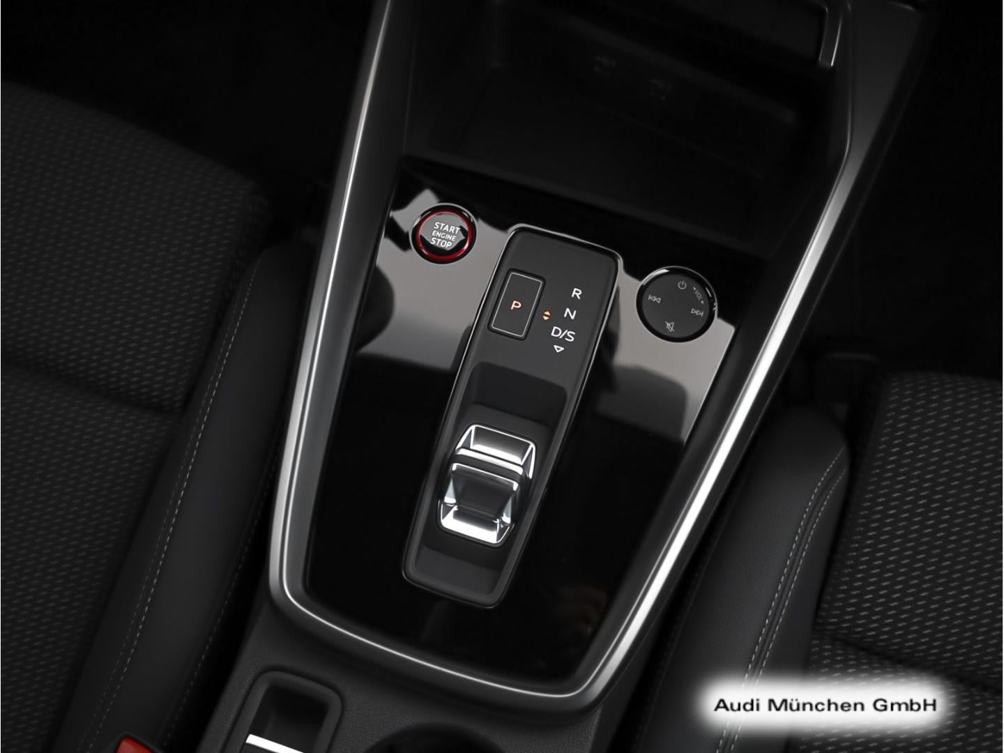 Bild über Audi S3 Sportback TFSI quattro S tronic - für weitere Informationen kontaktieren Sie den Audi Partner