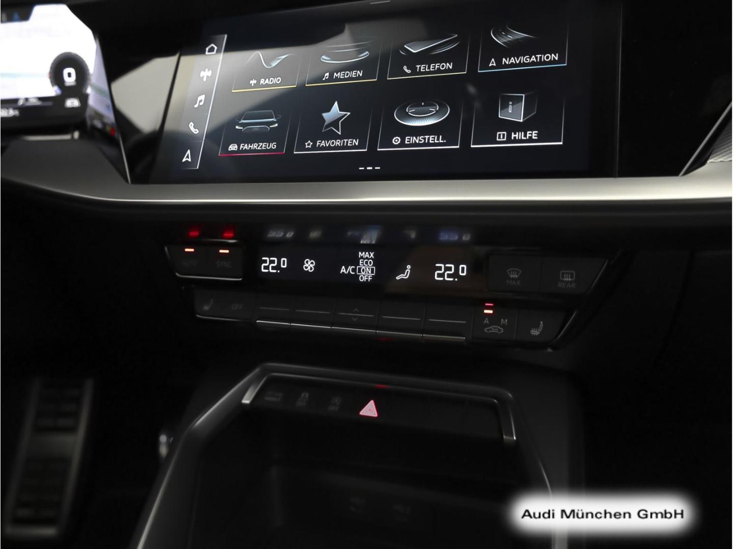 Bild über Audi S3 Sportback TFSI quattro S tronic - für weitere Informationen kontaktieren Sie den Audi Partner